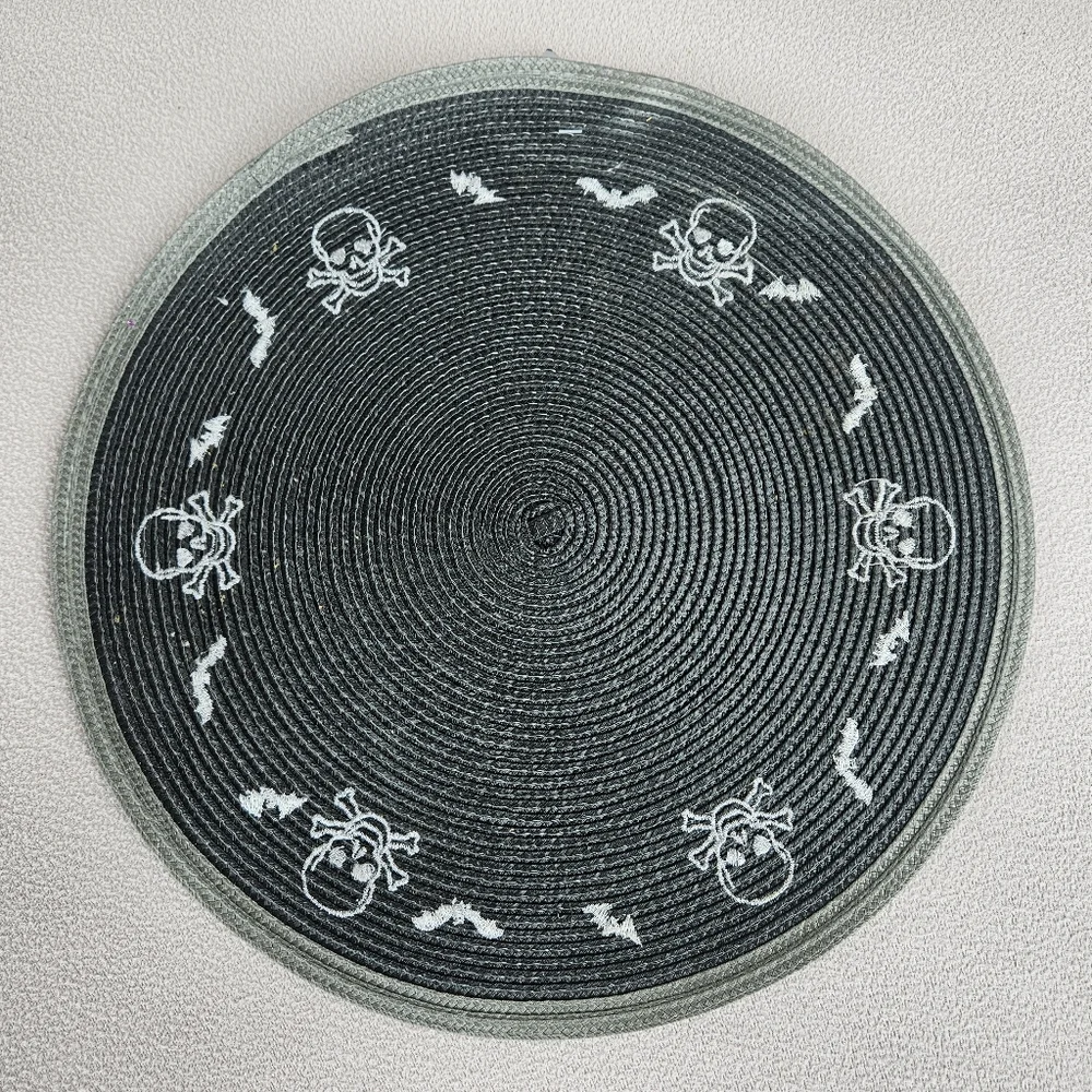 Kohls Halloween Placemat Round Skull Crossbones Bat Black Weave 15